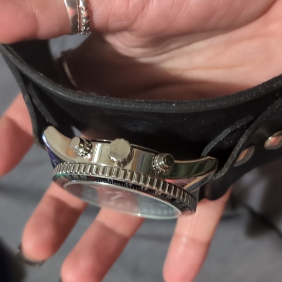 Red Monkey Los Angeles with Japanese Movement - Picture 5 of 6